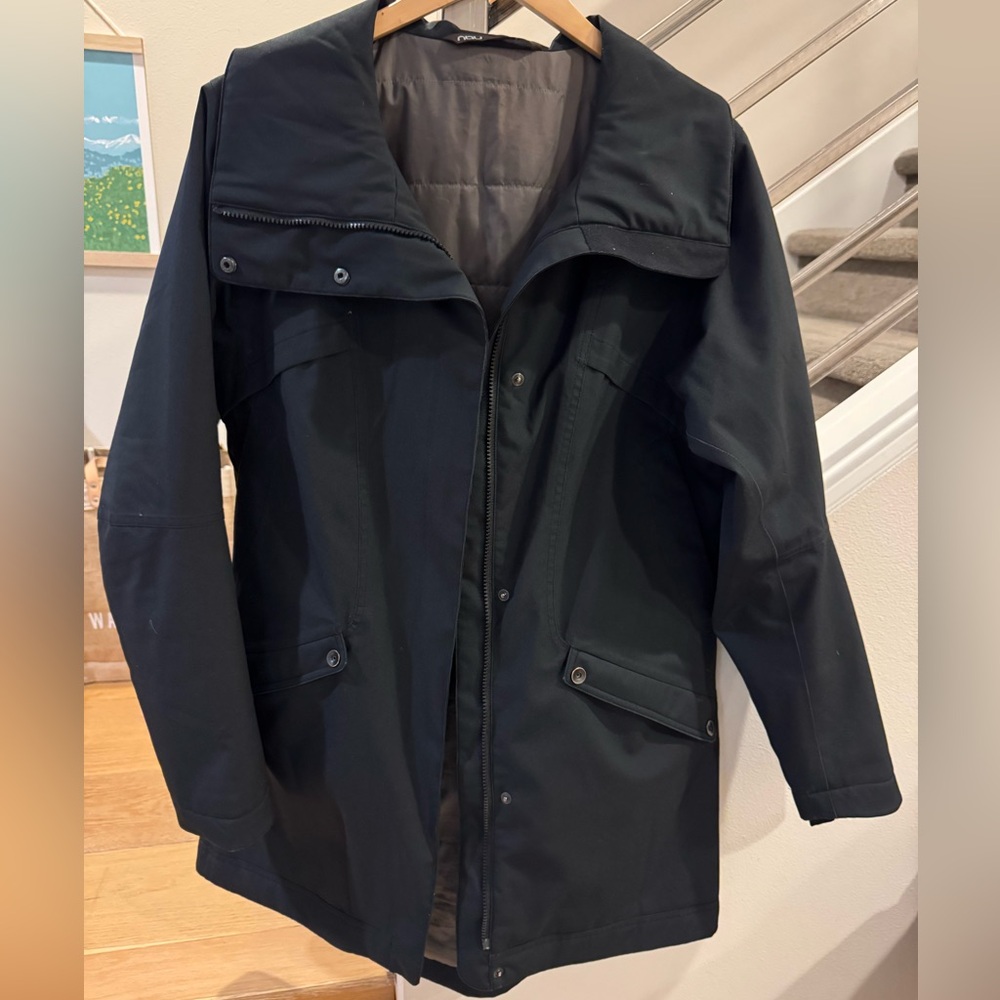 Nau black puffy jacket size L